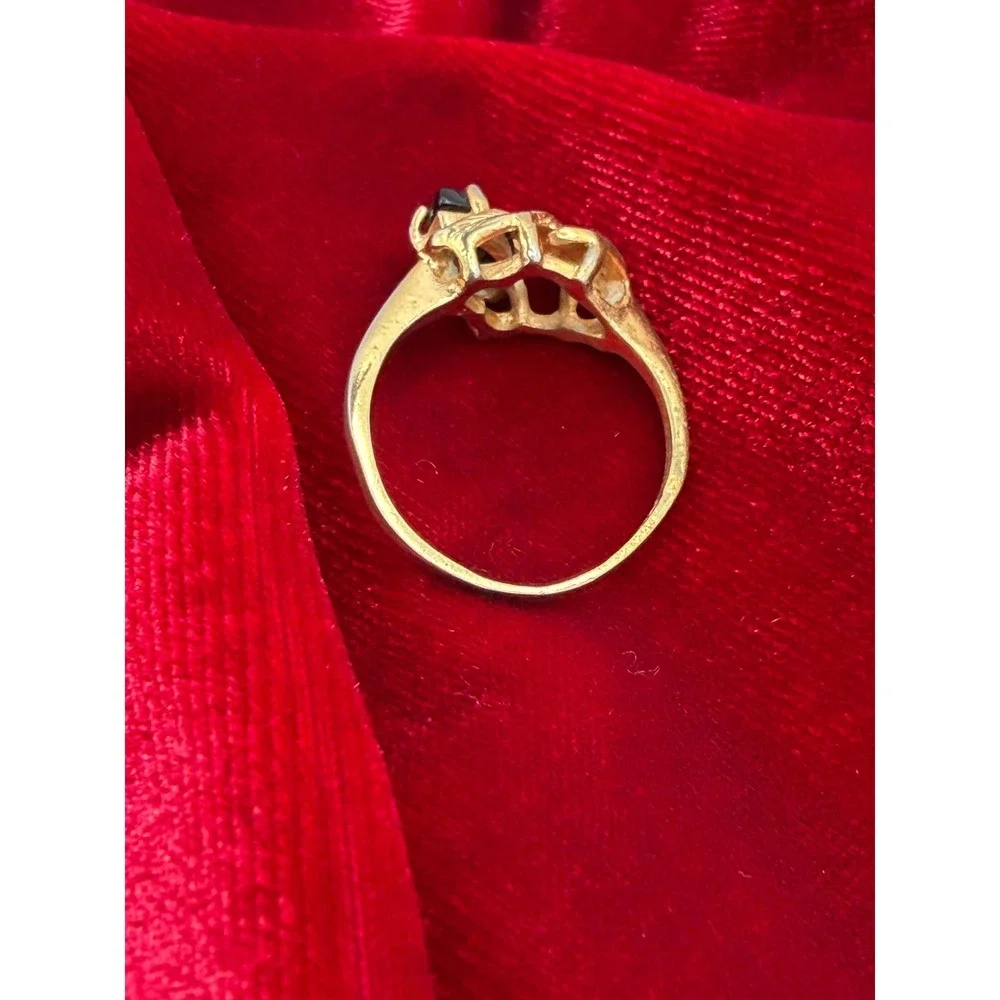 Vintage 10KHGE Yellow Gold Black Onyx Leaf Accent Ring Size 7 Marquise Cut Fine